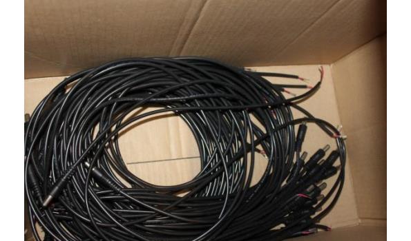 lot kabels en onderdelen